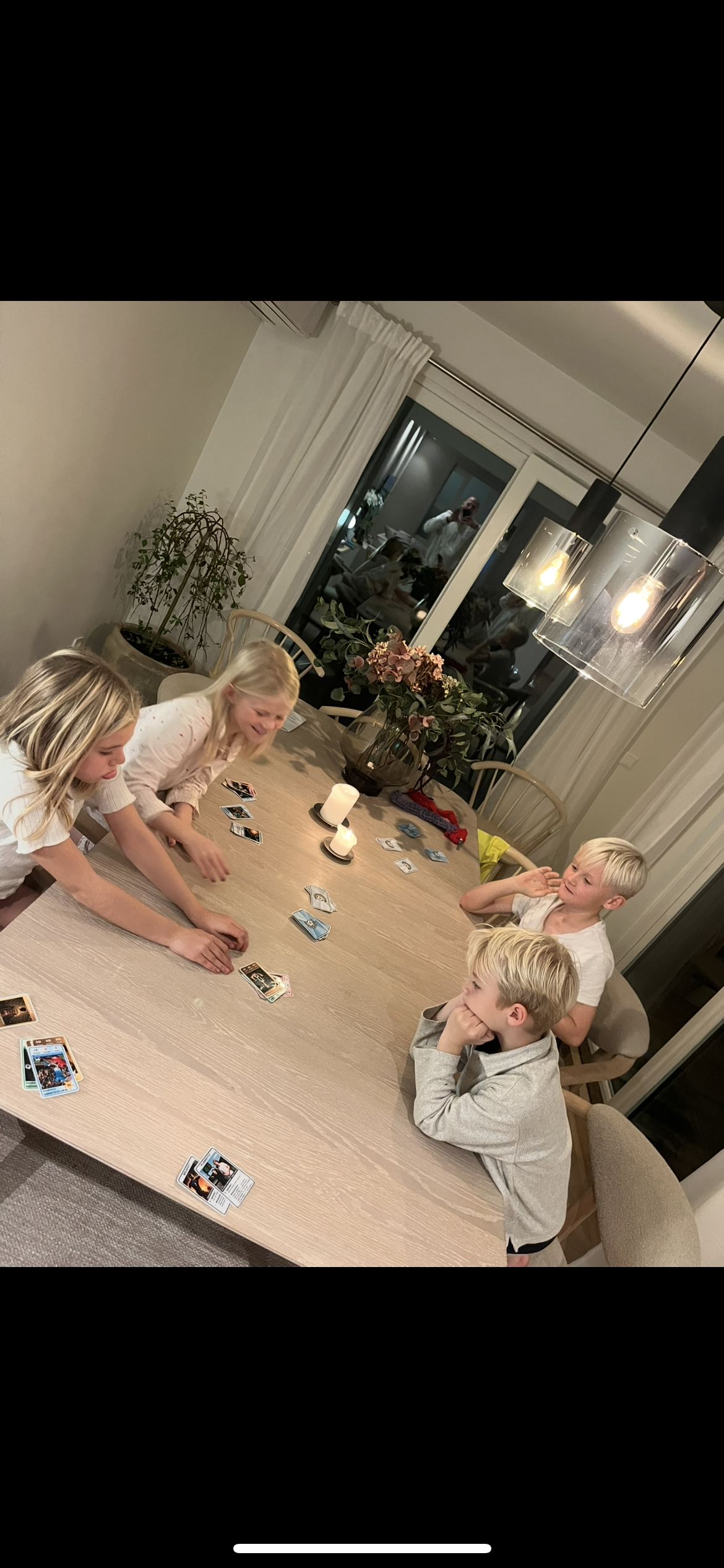 Kusiner som spelar Fotbollskampen